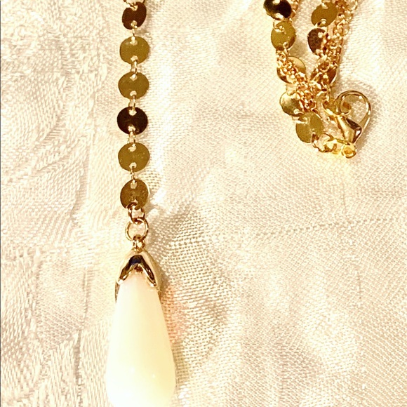 Opal Stone Pendant Necklace & Opal Earrings. - Picture 7 of 7